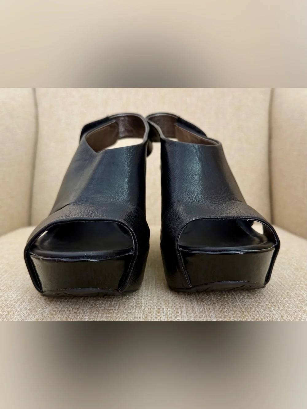 Kenneth Cole Reaction Women's Black Leather  Wedge Sandal with Back Strap 9M